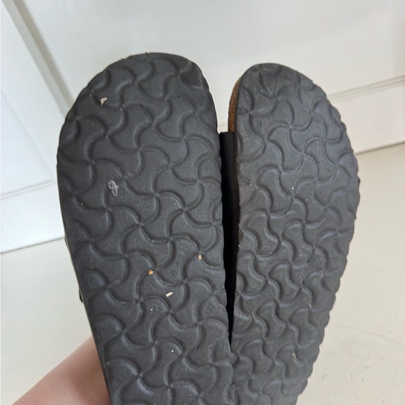 Birkenstock black Arizona sandals size 37 (women’s US6). - Picture 7 of 8